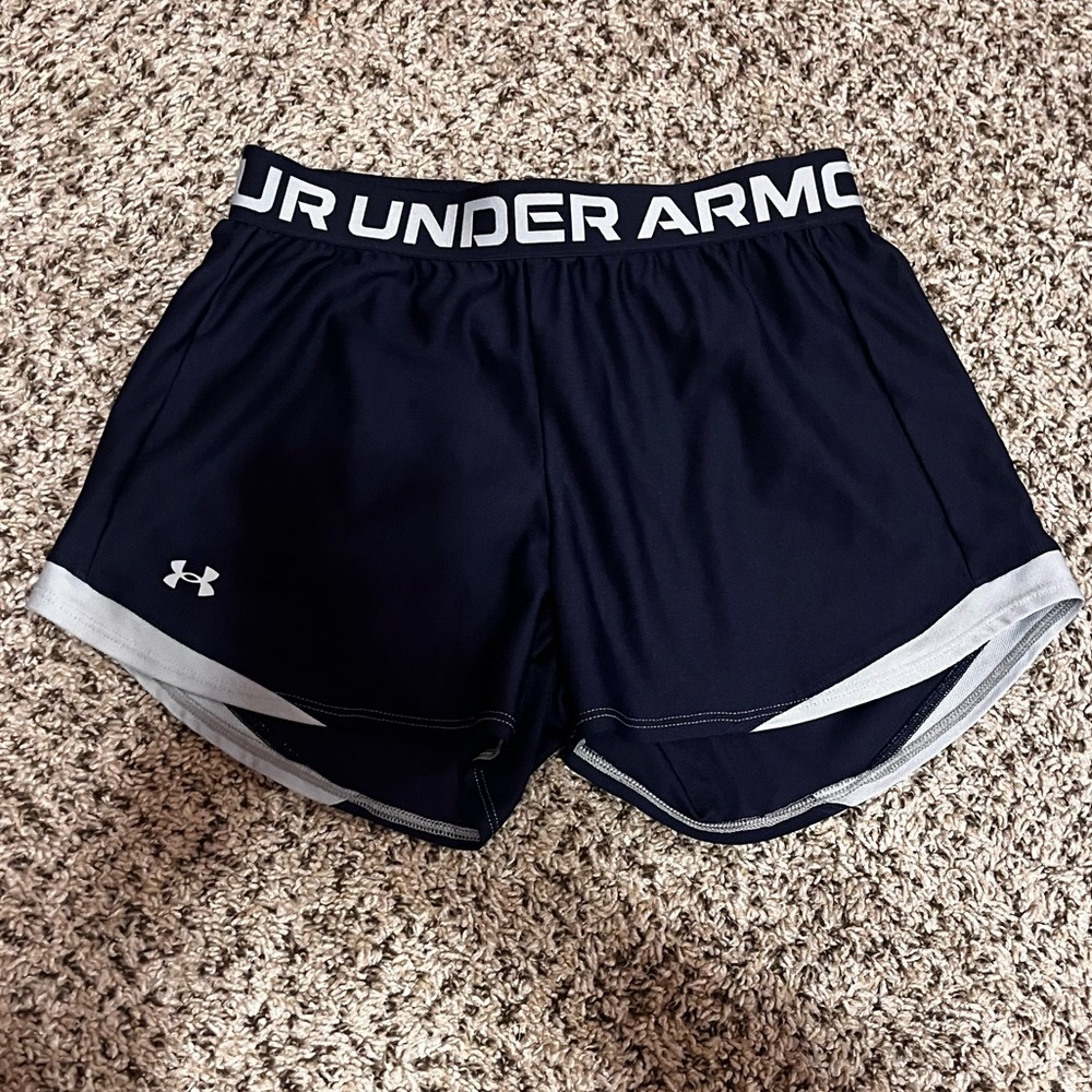Under Armour Size Small Shorts